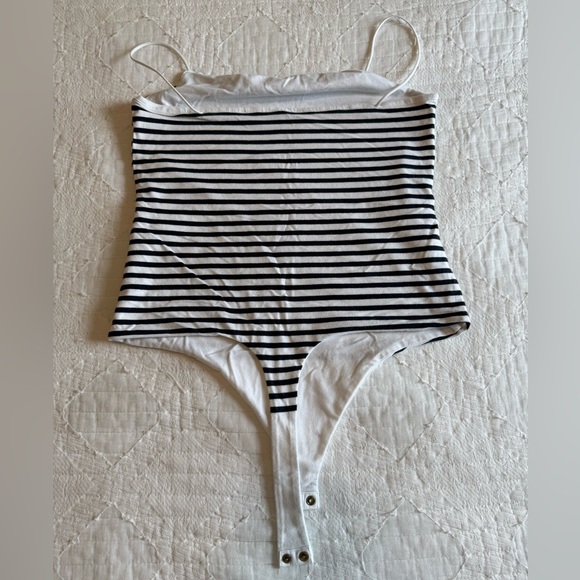 Banana Republic‎ Navy and Cream Striped Top - Picture 2 of 4